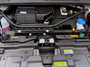 Car image 19