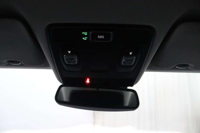 Car image 38