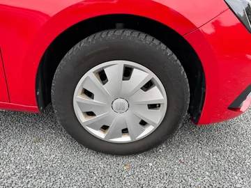 Car image 23