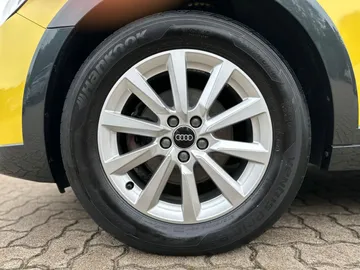 Car image 35