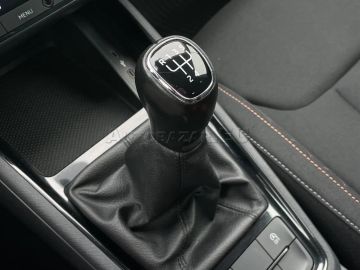 Car image 37