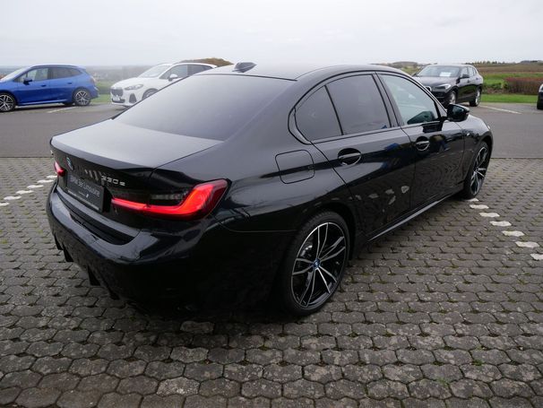 BMW 330 e xDrive 215 kW image number 2