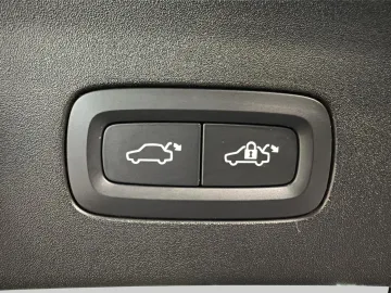 Car image 35