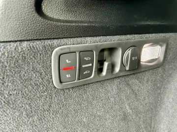 Car image 46