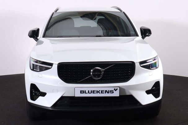 Volvo XC40 Recharge T4 Plus Dark 155 kW image number 2