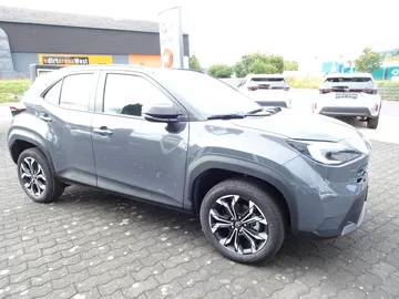 Car image 3
