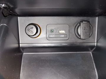 Car image 30