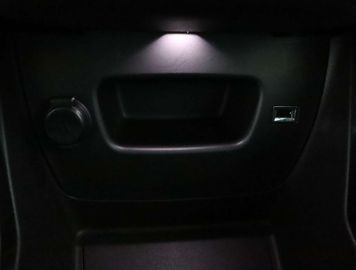 Car image 37