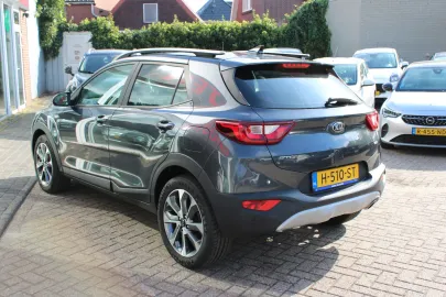 Car image 26