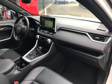 Car image 11