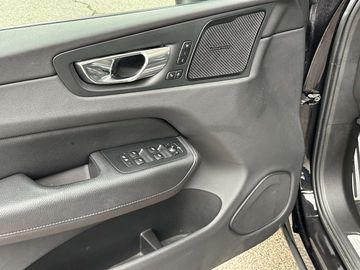 Car image 36