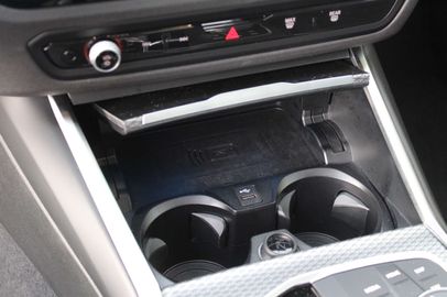 Car image 33