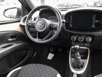 Car image 9