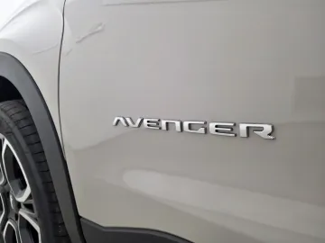 Car image 30