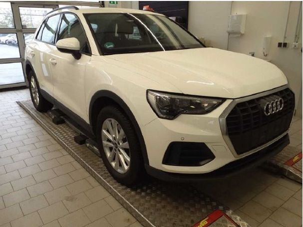 Audi Q3 45 TFSIe S tronic 180 kW image number 2