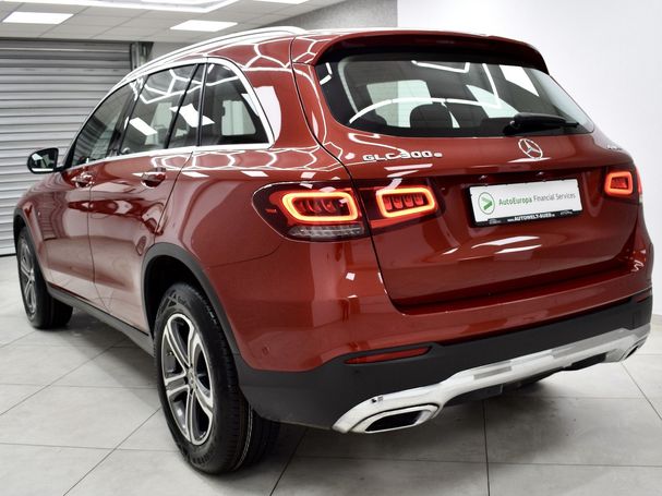 Mercedes-Benz GLC 300 e 235 kW image number 2