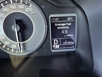 Car image 30