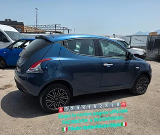 Car image 5
