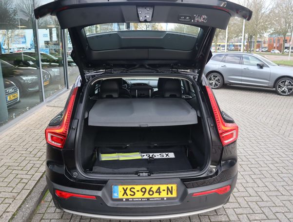 Volvo XC40 T4 Momentum 140 kW image number 5