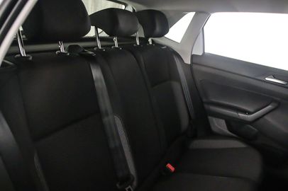 Car image 37