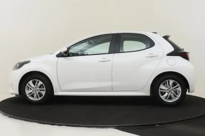Car image 4
