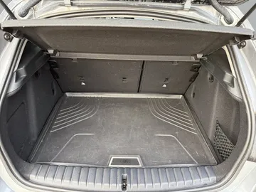 Car image 33