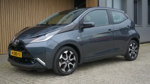 Car image 1