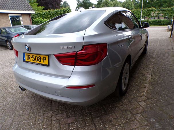 BMW 320i Gran Turismo 135 kW image number 6