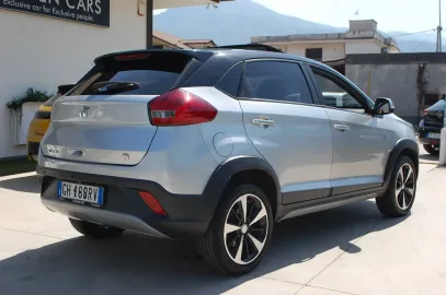 Car image 4