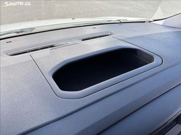 Car image 33