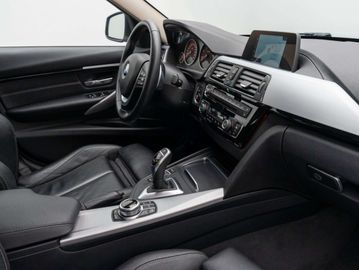 Car image 33