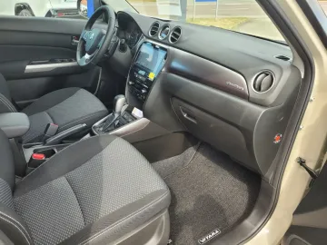 Car image 19