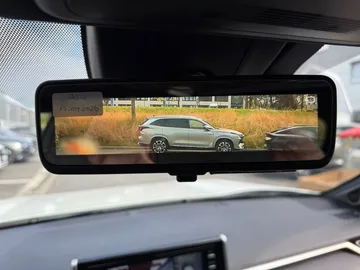 Car image 34