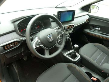 Car image 7