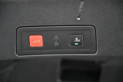 Car image 34