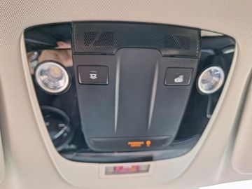 Car image 36