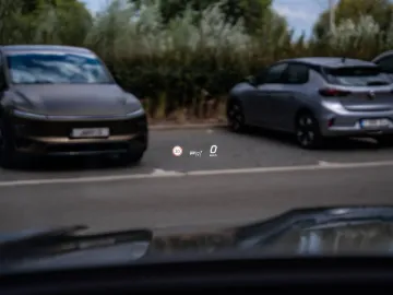 Car image 30