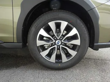 Car image 26