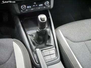 Car image 25