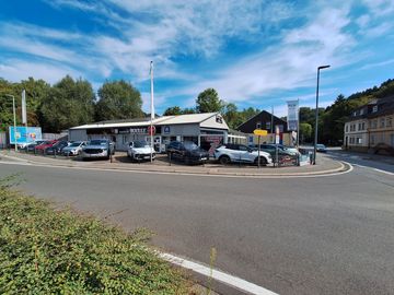 Car image 25