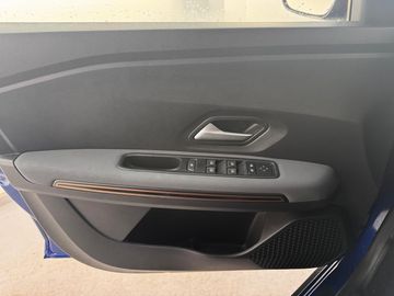 Car image 33