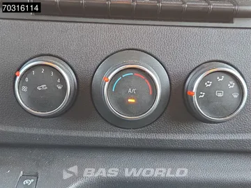 Car image 34