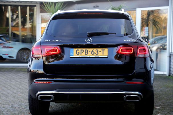 Mercedes-Benz GLC 300 e 4Matic 235 kW image number 20