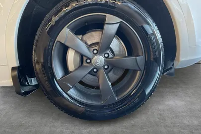 Car image 22