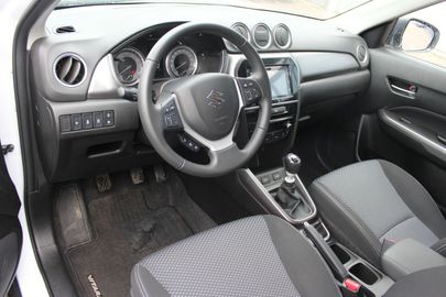 Car image 10