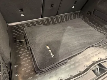 Car image 32