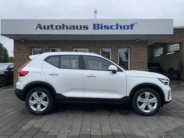 Volvo XC40 T2 Core 95 kW image number 8