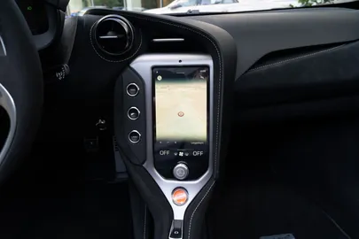 Car image 27