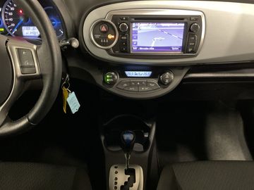 Car image 11