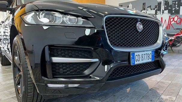 Jaguar F-Pace AWD 132 kW image number 3